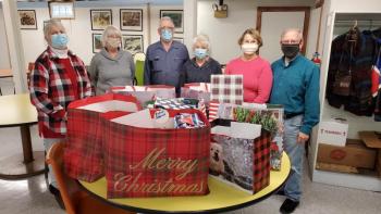 War Memorial Post 30 “elves” who wrapped the presents for seven veterans are left to right, Connie Sukeforth, Jeanne Deuso, Norm Carver, Judy Carver, Delores Hyssong and John Hyssong. (Photo courtesy of Jeff Sukeforth)