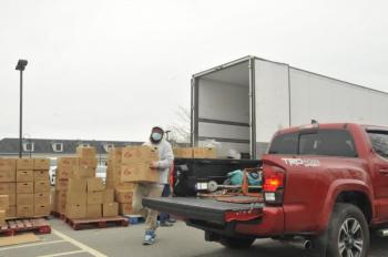 USDA Farmers to Families distribution (Photo courtesy Waldo County Bounty)