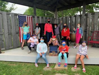 Ms. Camber’s 4th grade class finds the treasure! (Photo courtesy Thomaston Grammar School)