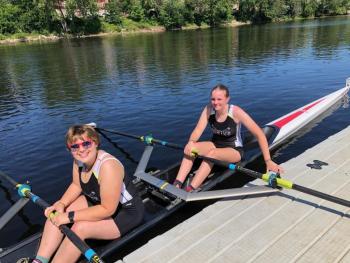 Lydia Myers and Maggie Gill launching for their race. (Courtesy Tris Coburn and Peter Piconi)