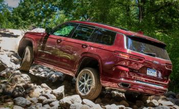 Jeep takes its off-road reputation seriously, even if very few L-model buyers will ever go there. This color is called Velvet Red.