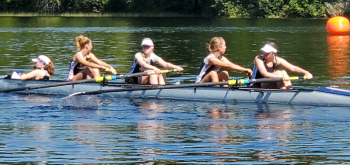 Coxswain Anna Piconi, Adella Brainerd, Veronic Waters, Flora Gurdon, Maggie Gill (stroke).