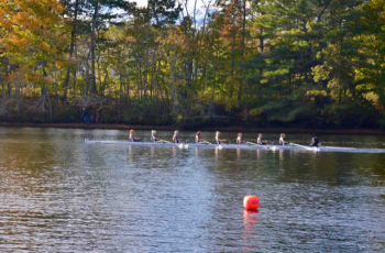 The girl’s V8 charging toward the finish. From left, Leah Bloomquist, Charlotte Taylor, Flora Gurdon, Laura Riordan, Veronica Waters, Lydia Myers, Maggie Gill, Iselin Bratz, and Sofia Howell (coxswain).