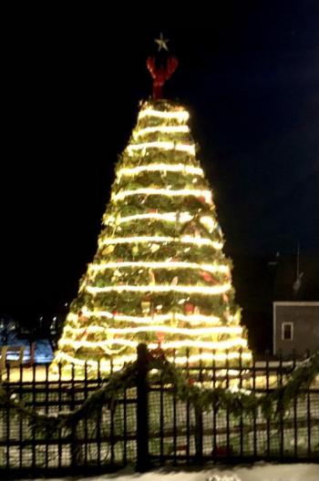 Holiday lights in Rockland. (Photo courtesy Carolyn Kanicki)