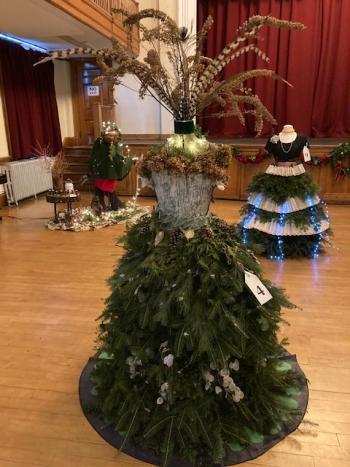 Created by Brae Maple Farm Master Gardeners, Eliza Bailey, Jamie Doubleday, Cheryl Redding, Liz Stanley. Photo courtesy Benie Colvin