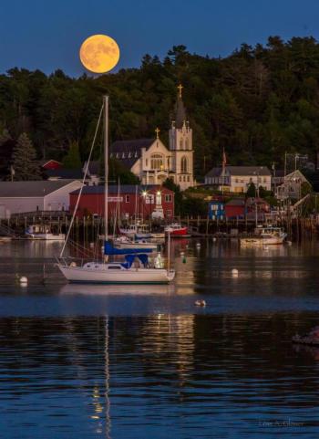“September Moon” by Lois Glaser. Courtesy of the artist Lois Glaser