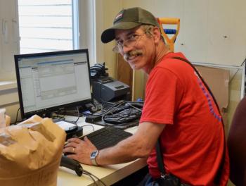 Joe Guala, on the job at Rankin’s Hardware and Supply. (Photo by Lynda Clancy)