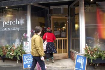 Shoppers enter Perch Cafe in Waldoboro on Dec. 2. (Sarah Masters photo)
