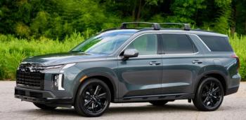 The squared-off nose may call to mind Clark Griswold’s ‘Wagon Queen Family Truckster,’ but the Hyundai Palisade is a bona fide near-luxury SUV at a surprising price. This Steel Graphite paint complements the black 20-inch alloy rims.