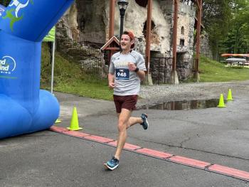 Overall male winner Eric Neill. (Photo courtesy Rockport Public Library)