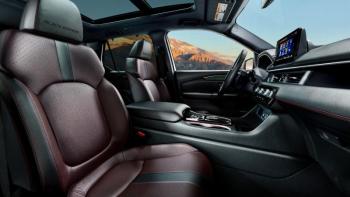The Black Edition Pilot’s cabin is, if not outright sumptuous, tasteful, spacious and highly functional as well as all-day comfortable. Everything (including the e-brake switch) is where it should be, and we are finally becoming accustomed to Honda’s unique low-profile push/pull-button gear selector. Features range from a driver’s head-up display to a panoramic sunroof and a rear defroster that shuts itself off, as well as connectivity, charging plugs and apps galore. The Black Edition Pilot’s cabin is, if not outright sumptuous, tasteful, spacious and highly functional as well as all-day comfortable. Everything (including the e-brake switch) is where it should be, and we are finally becoming accustomed to Honda’s unique low-profile push/pull-button gear selector. Features range from a driver’s head-up display to a panoramic sunroof and a rear defroster that shuts itself off, as well as connectivity, charging plugs and apps galore.