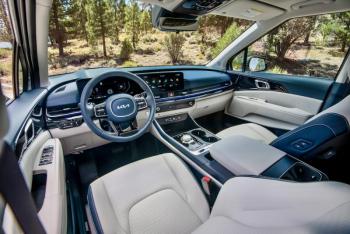 With seemingly acres of glass on three sides and above, the Carnival’s front office is a pleasant place to inhabit. No wonky controls, either—everything is where it should be and there are knobs and toggles for the most commonly used functions. One question: Where’s the on-off switch for the radio? Kia Carnival Interior