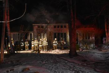 A fire at 2036 Appleton Ridge Road was initially difficult to find due to darkness and fog. (Photo by Sarah Thompson)