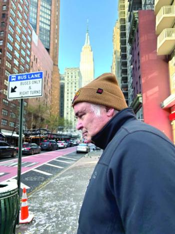 Bah umbug! Jeff braving the frigid temps in NYC, not far from where they found the robins. Courtesy of Allison Wells Bah umbug! Jeff braving the frigid temps in NYC, not far from where they found the robins. Courtesy of Allison Wells