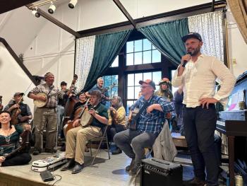 Northern New England Ensemble. (Photo by Lynn Boulger)
