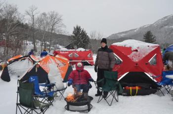 Staying warm was the name of the game Feb. 1, 2025. (Photo by Lynda Clancy) (Photo by Lynda Clancy)