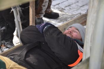 A brief meditation for the fast ride down the chute. (Photo by Lynda Clancy) (Photo by Lynda Clancy)