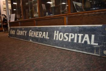 The old sign. (Photo by Sarah Thompson)