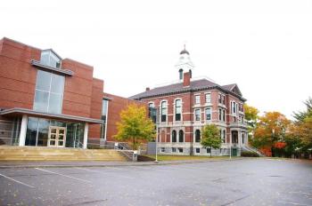 Knox County Courthouse.