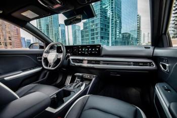 This is an economy car? Even the steering wheel is attractive—although it does block some of the touchscreen. The dashboard includes nearly 30 inches of high-fidelity digital displays, which Kia calls ccNC, for Connected Car Navigation Cockpit. Wireless Apple CarPlay10 and Android Auto11 come standard on all K4 models. This is an economy car? Even the steering wheel is attractive—although it does block some of the touchscreen. The dashboard includes nearly 30 inches of high-fidelity digital displays, which Kia calls ccNC, for Connected Car Navigation Cockpit. Wireless Apple CarPlay10 and Android Auto11 come standard on all K4 models.