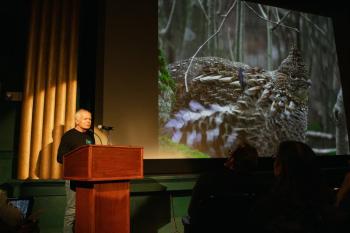 Speaker with picture of bird