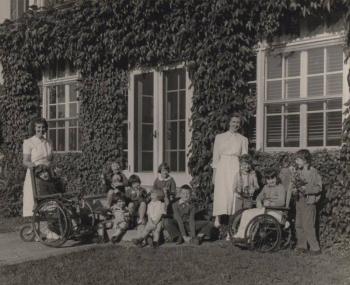 Group photo in front of building
