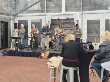Live music on the Wharf. Photo by Kay Stephens