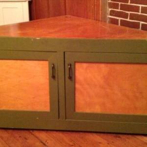 Solid WOOD corner TV console/hutch/cabinet (New Gloucester)
