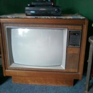 FREE Vintage 25" color TV (Lisbon Falls)