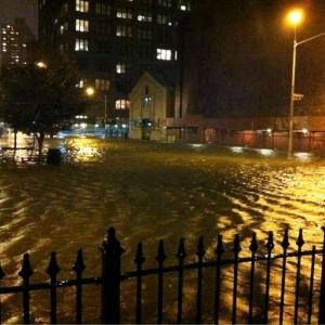 Last night's flooding in Brooklyn's DUMBO area.//photo: courtesy of Julian Erhardt via gothamist.com