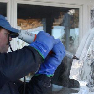 Chef Tim Pierce of Samoset Resort will be carving nearly 12,000 pounds of ice for the new bar and lounge. (photo: Samoset Resort)