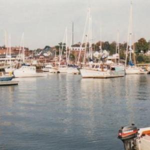 In this photo are many yachts, both sailing and motor. The dark blue one in the fore ground tied up at Wayfarer’s dock is the Palawan, owned at that time by Thomas J. Watson, Jr., of IBM. (Photo by Barbara F. Dyer))