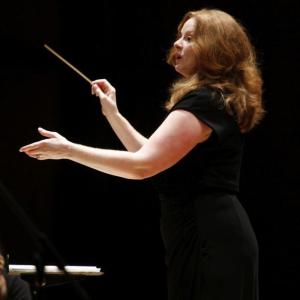 Guest conductor Shannon Marsh Chase.