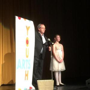 Camden-Rockport Elementary School teacher Scott Dyer introduces the production ‘Home by the Sea.’