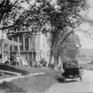 Memorial Day, 1919, at Lincolnville Beach; the glassed-in building was the old Dearborn Store which stood in the parking lot of today’s Spouter Inn. Soldiers were beginning to return from Europe after the November Armistice ending World War I, and the town turned out to welcome the home. There were parades at both the Beach and Center.
Photo courtesy of Lincolnville Historical Society memorial day