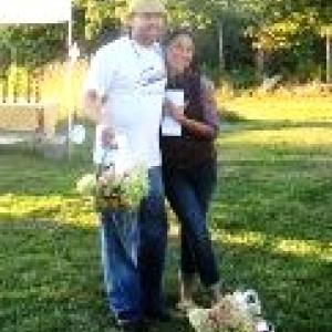Cider Hill Farm owners’ Jeff Hurd and Vero Howell-Poblete (Photo courtesy of Waldoboro Farmers Market)