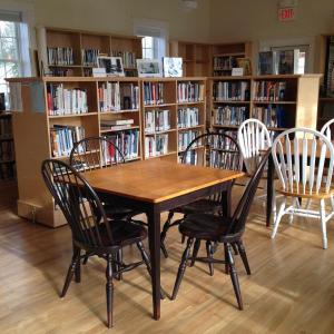 The Lincolnville Library is such a welcoming, warm place. Stop by and browse through the shelves or use the Library’s WIFI. All Lincolnville residents are entitled to a free library card. Pick yours up!
Photo courtesy Sheila Polson library