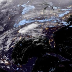 The state of weather, 7:15 p.m., Feb. 6. (Image courtesy National Weather Service, star.nesdis.noaa.gov/GOES/index.php)