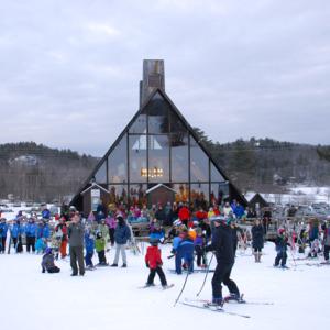 The Camden Snow Bowl lodge, and to the left, the white trailer that houses the ski retail operations.