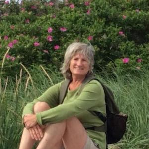 Roe Chiacchio is a cardiac and pulmonary rehabilitation RN, CPT personal trainer and CDP certified dementia practitioner.