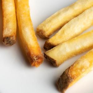 French fries made with the popular Russet Burbank variety (left) and with a new potato variety. (Photo courtesy UMaine)