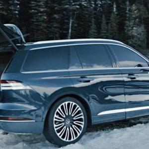 The Aviator is one of Ford Motor Co.’s large SUVs that still resemble Range Rovers. Yes, that’s Matthew McConaughey.