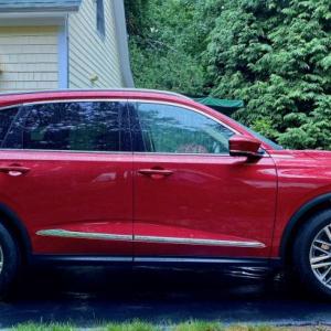 Quicker and more nimble, roomier and more comfortable, better-equipped and safer—for 2022, Acura has upped the MDX’s game.