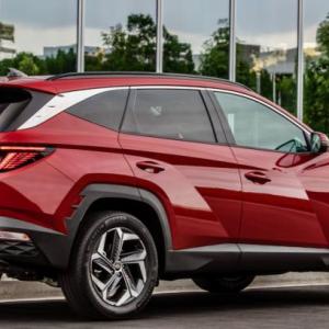 The 2022 Tucson’s crisp new styling and list of features proclaim its sophistication.