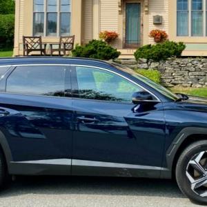 Hyundai’s clean-sheet re-style for 2022 transformed the Tucson into a looker. Hushed silence and impeccable behavior make the plug-in hybrid version feel like a luxury car.