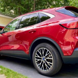 With its recharging port where the driver can’t miss it, no one will try to drive away while the Escape PHEV is still plugged in.