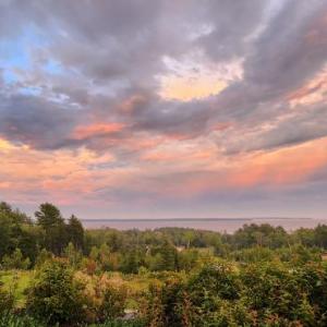 Mig once again stuns with this photo of the sky over Penobscot Bay the other day… (Photo by Mig Case)