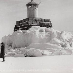 A photograph of the monument used as a postcard. (Photo courtesy of Belfast Historical Society and Museum)