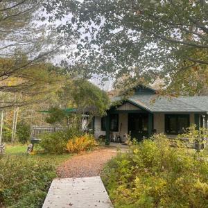 Coastal Mountains Land Trust office. (Photo courtesy Maeve Cosgrove)