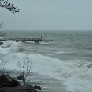 It is rare for the surf to kick up so high on Penobscot Bay, as it did Dec. 18, off of Rockport. (Photo by Lynda Clancy)